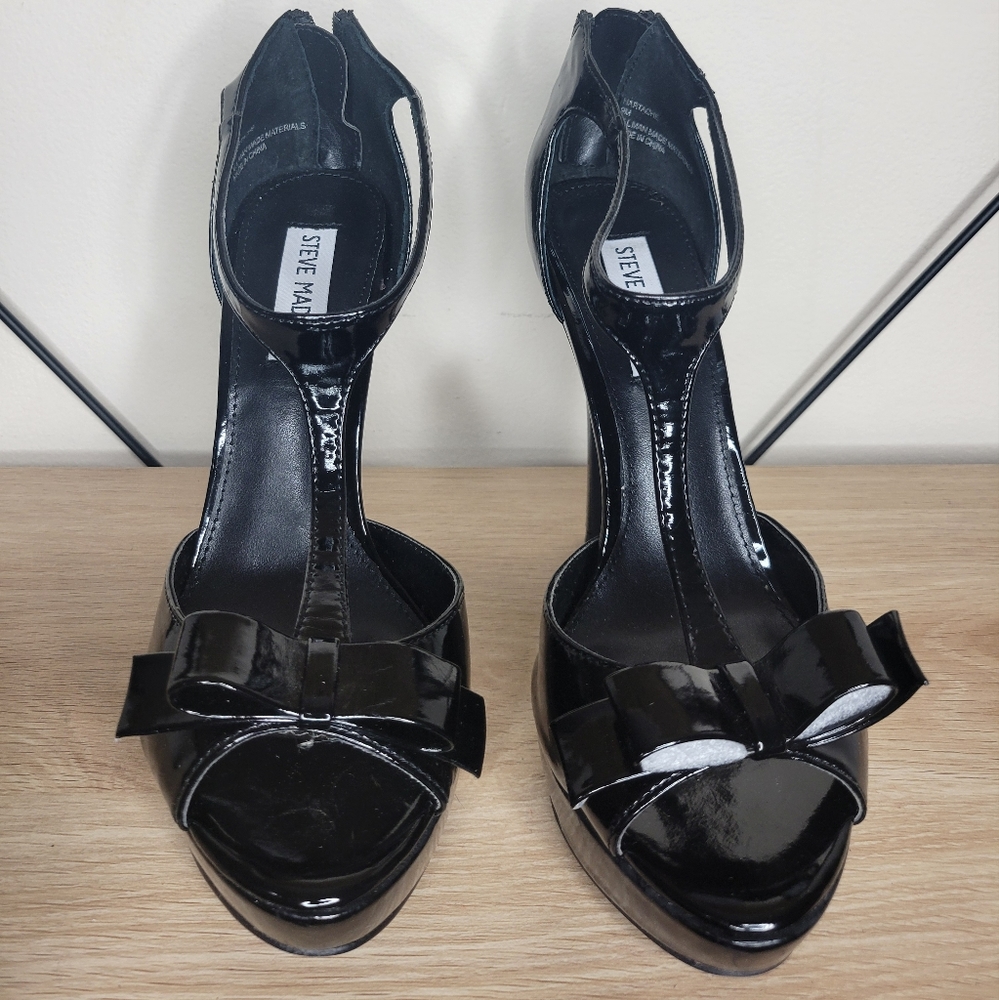 STEVE MADDEN . SIZE 9 . BLACK